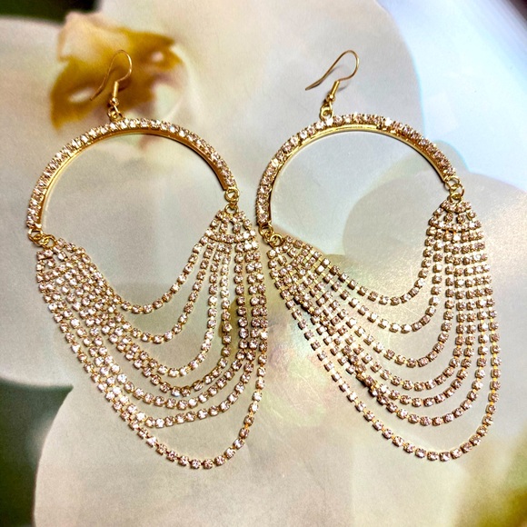 🌟 Gold Plated Big Circle Rhinestone Earrings - Picture 2 of 4